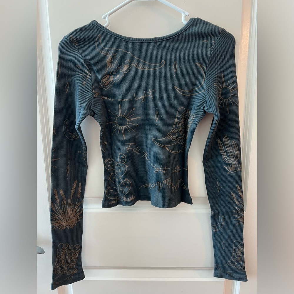 Daydreamer Western Long Sleeve NWT Thermal Crop - Picture 7 of 16
